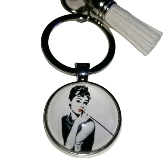 Handcrafted Audrey Hepburn Keychain - Picture 2 of 4